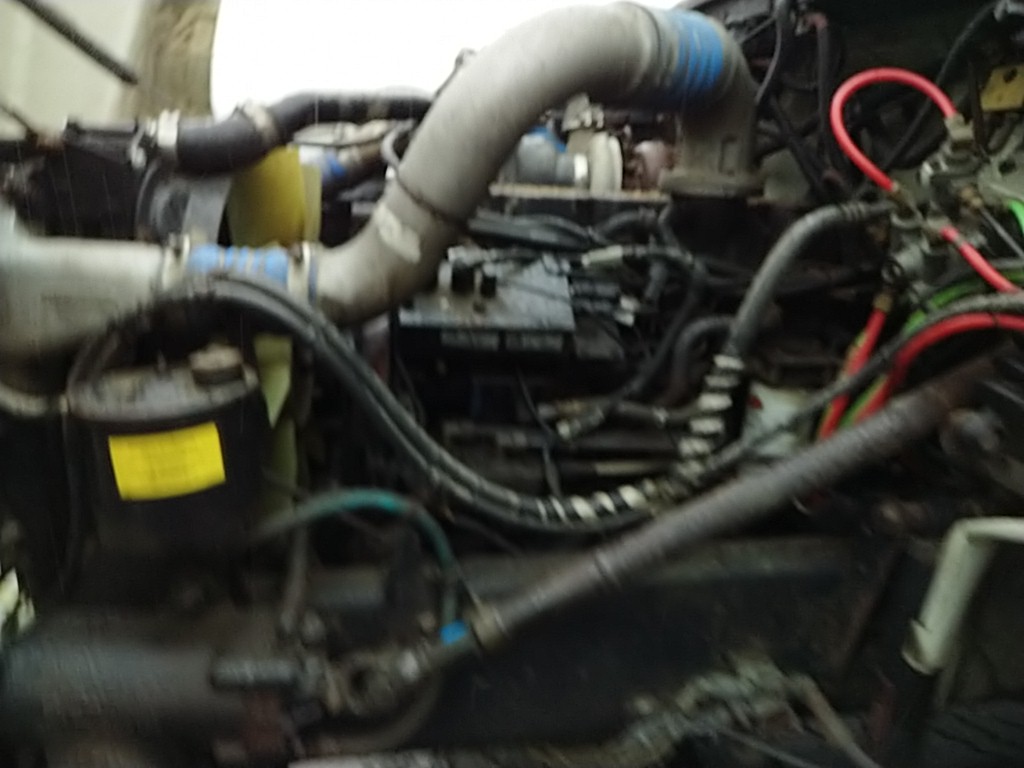 2000 FREIGHTLINER FL70 | 99 Truck Parts